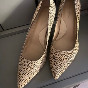 Banana Republic Tan and Black Heels